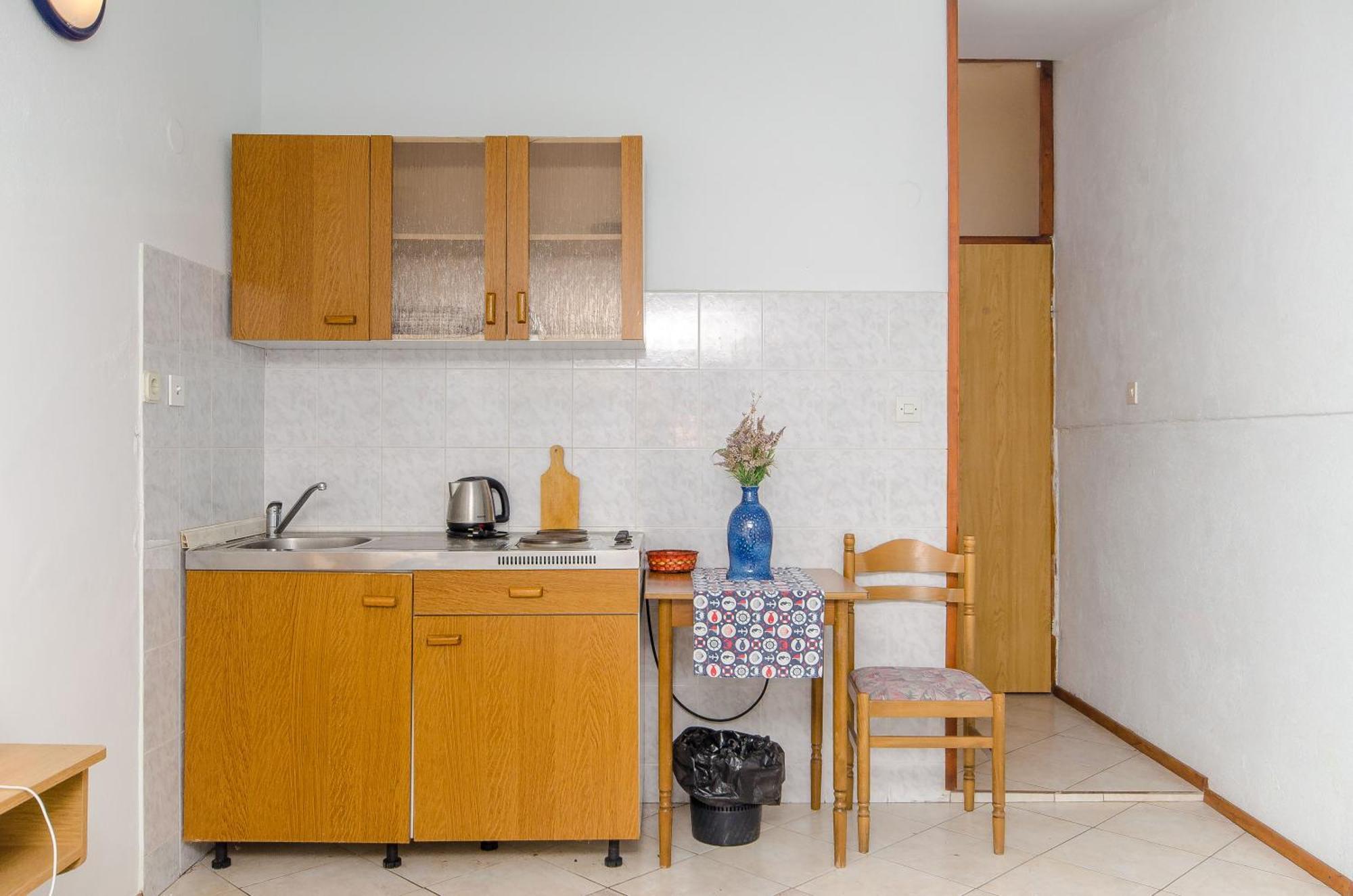 Studio Apartments Klara And Rio Stomorska Eksteriør bilde